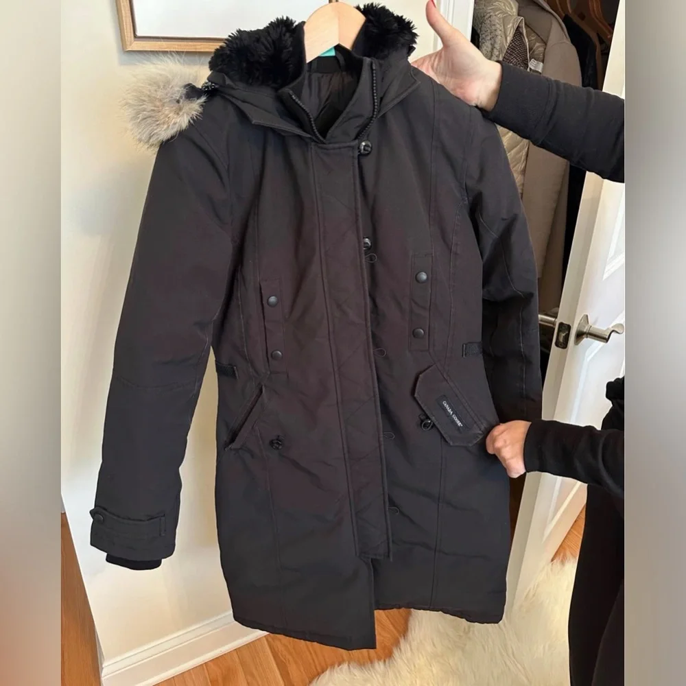 Women's Canada Goose Black Parka with Fur Trim - Picture 11 of 11